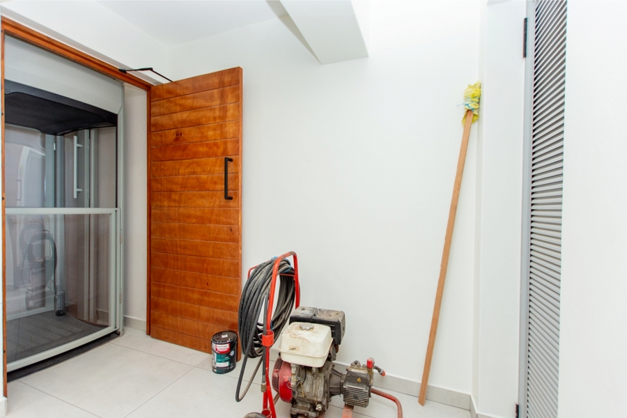 5 Bedroom Property for Sale in Paradise Beach Western Cape